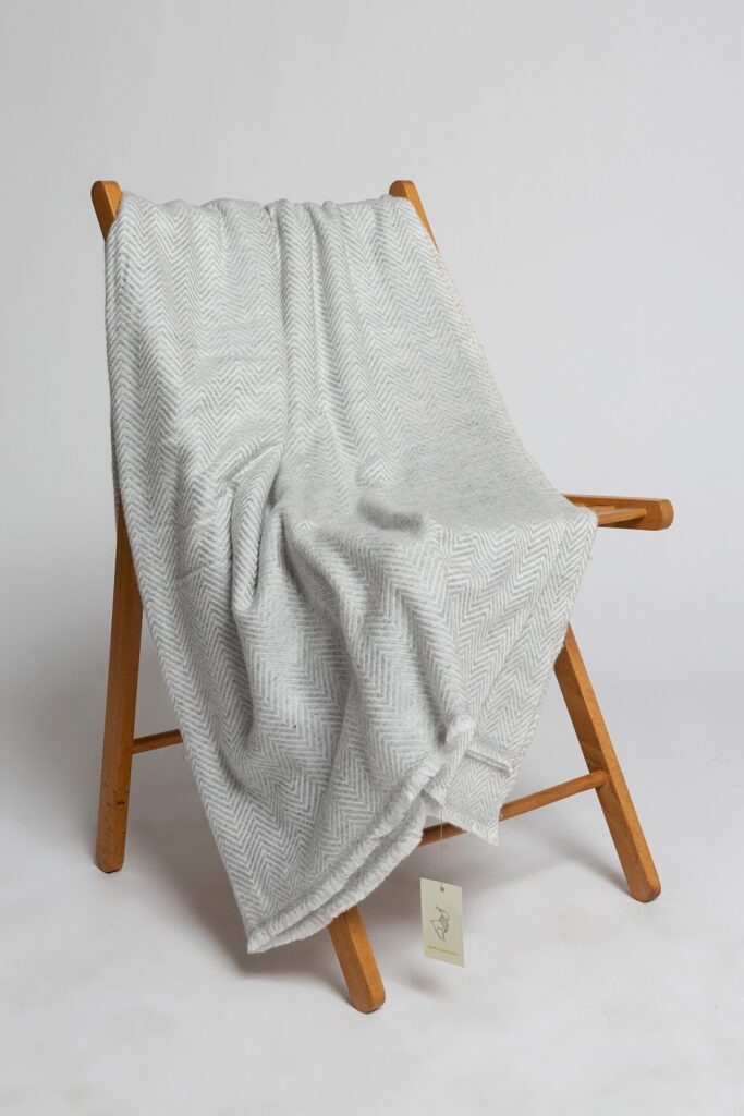 Cashmere Blanket in Light grey Herringbone pattern