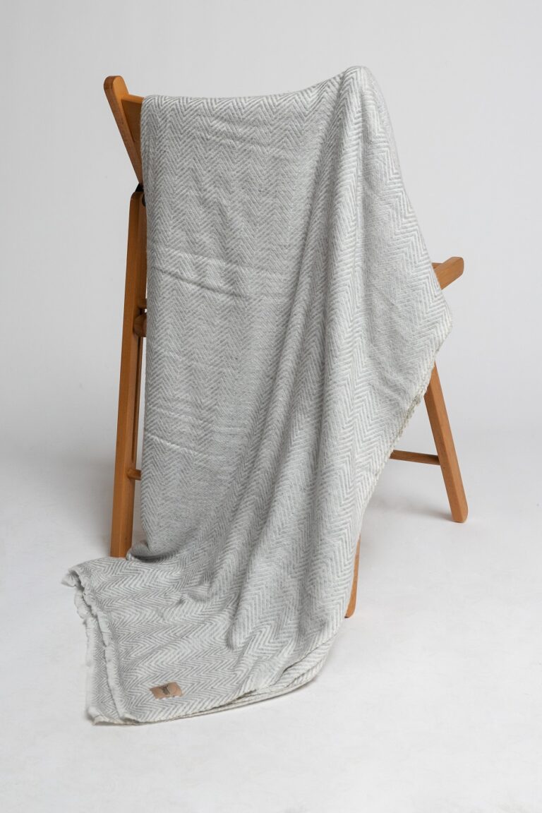 Cashmere Blanket in Light grey Herringbone pattern