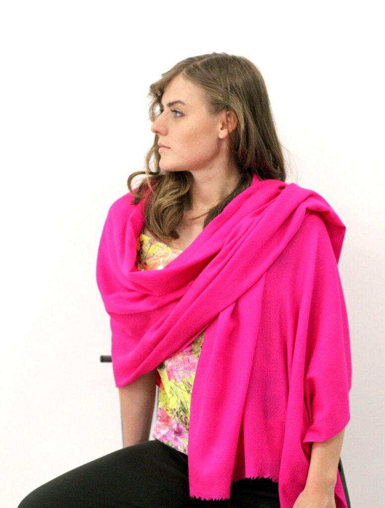 Women’s Cashmere Shawls of Srinagar Pink